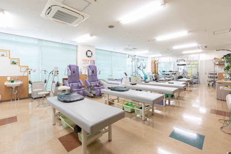 100㎡超の広々としたリハビリ室
